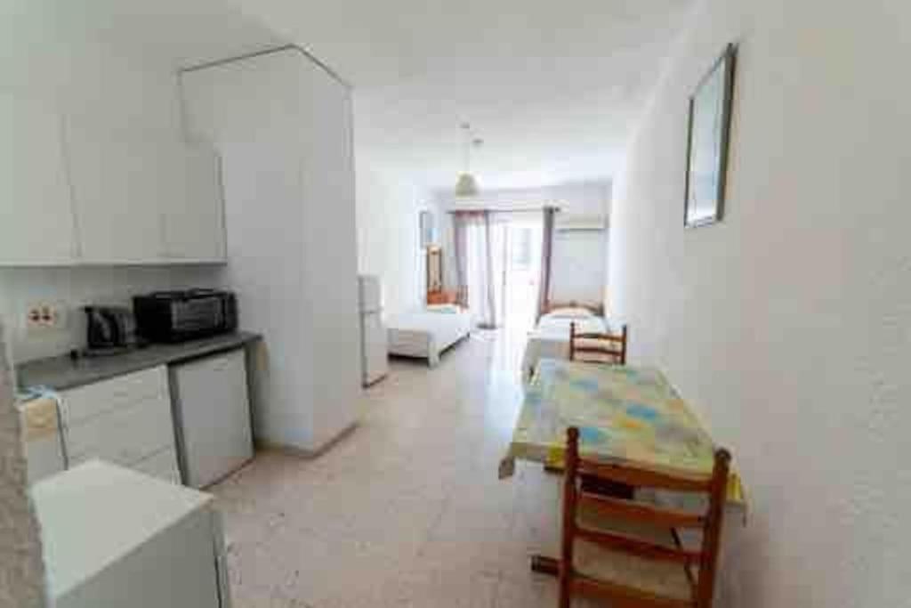 Dream Studio270M From The Beach Paphos Exteriör bild