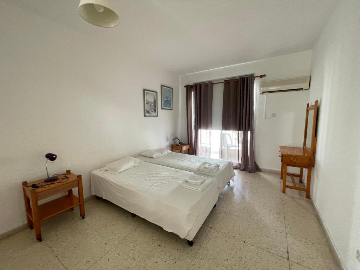 Dream Studio270M From The Beach Paphos Exteriör bild