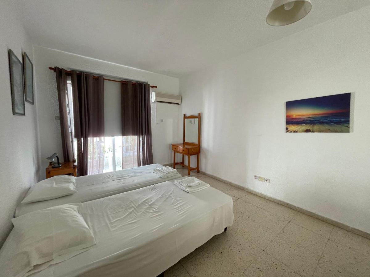 Dream Studio270M From The Beach Paphos Exteriör bild